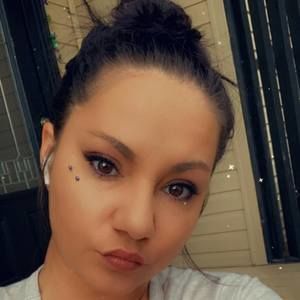 Meet your Posher, Desiree